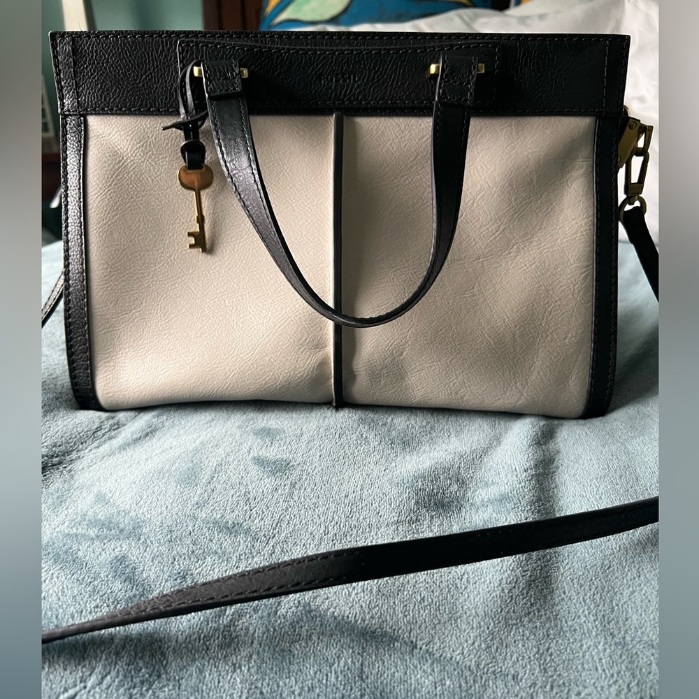 Fossil leather purse